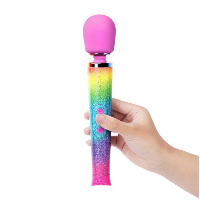 Le Wand Petite All That Glimmers (Rainbow Ombre) – Limited-Edition Rechargeable Wand Massager Secondary image