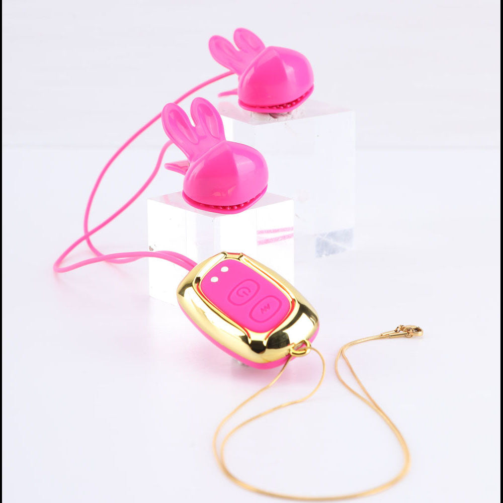 Maia Molli – USB Rechargeable 3-Speed 7-Function Vibrating Nipple Clamps and Necklace Secondary image