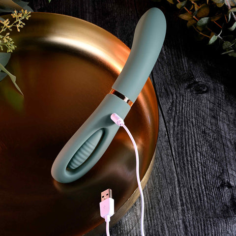 Evolved CHICK FLICK Double-Ended Vibrator 24 cm STIMULATORS