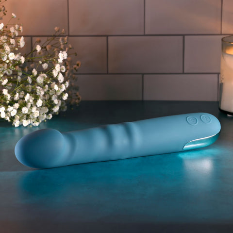 Evolved QUEEN OF ALL TRADES 22.6 cm USB Rechargeable Vibrator Vibrators