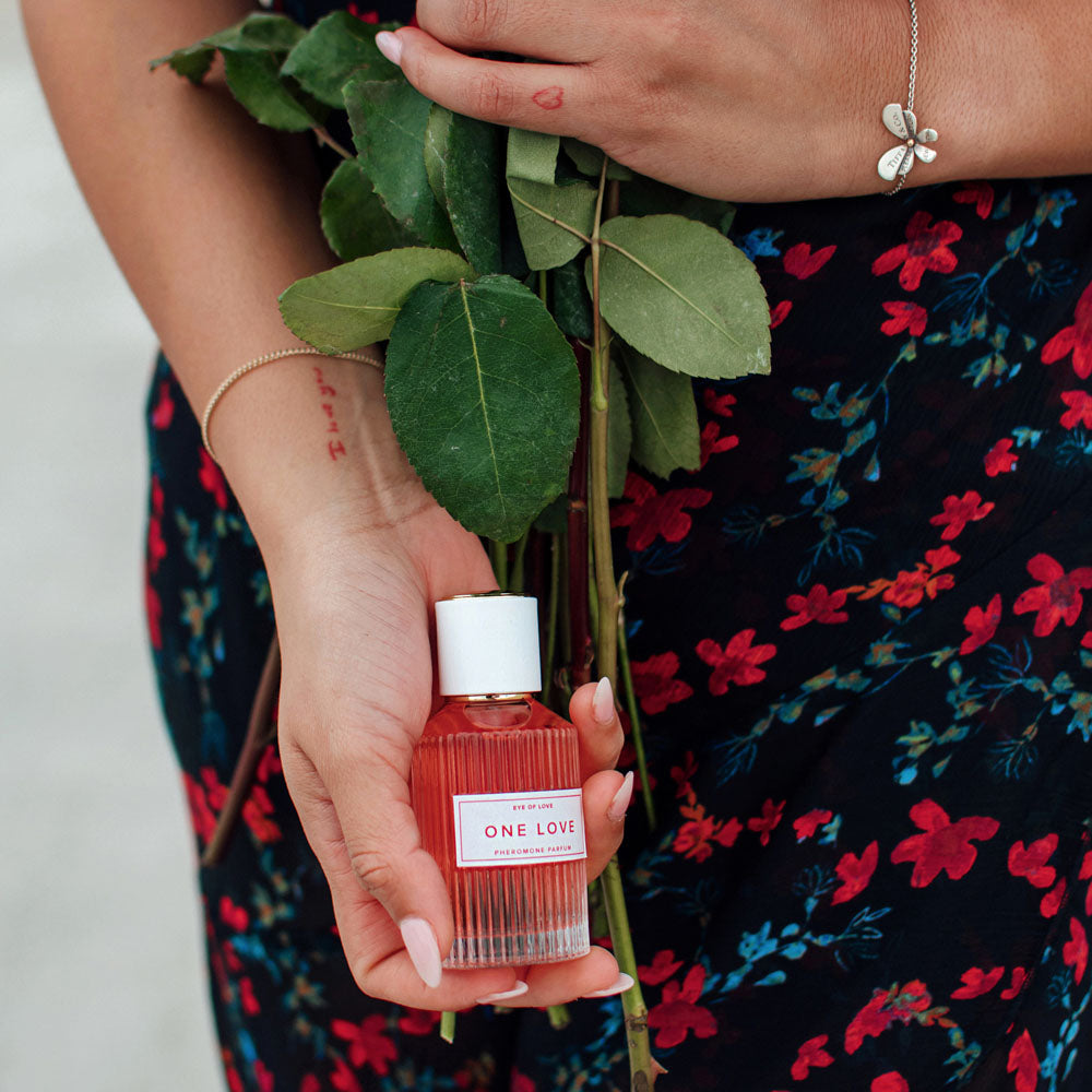 One Love Pheromone Body Spray 50ml – Scented Fragrance for Women > Essentials > Aphrodisiacs