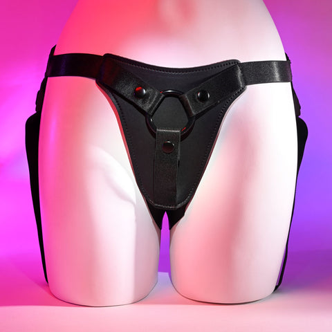 Gender X PLEASURE HARNESS Adjustable Up to 152 cm Waist Bodyforms