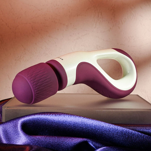 Gender X HANDLE IT - White USB Rechargeable Massager Wand 19cm Electric Massager