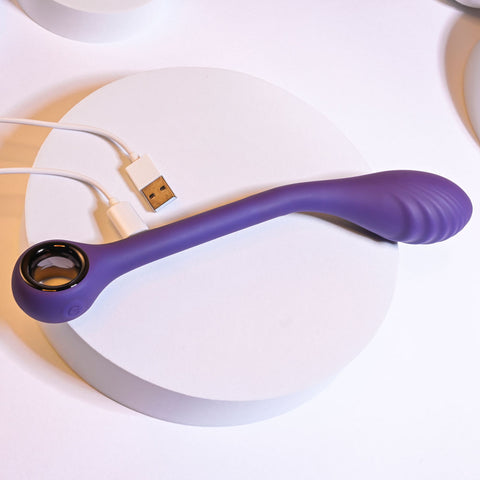 Playboy Pleasure SPOT ON G-Spot Vibrator with 3 Speeds Vibrators - G Spot