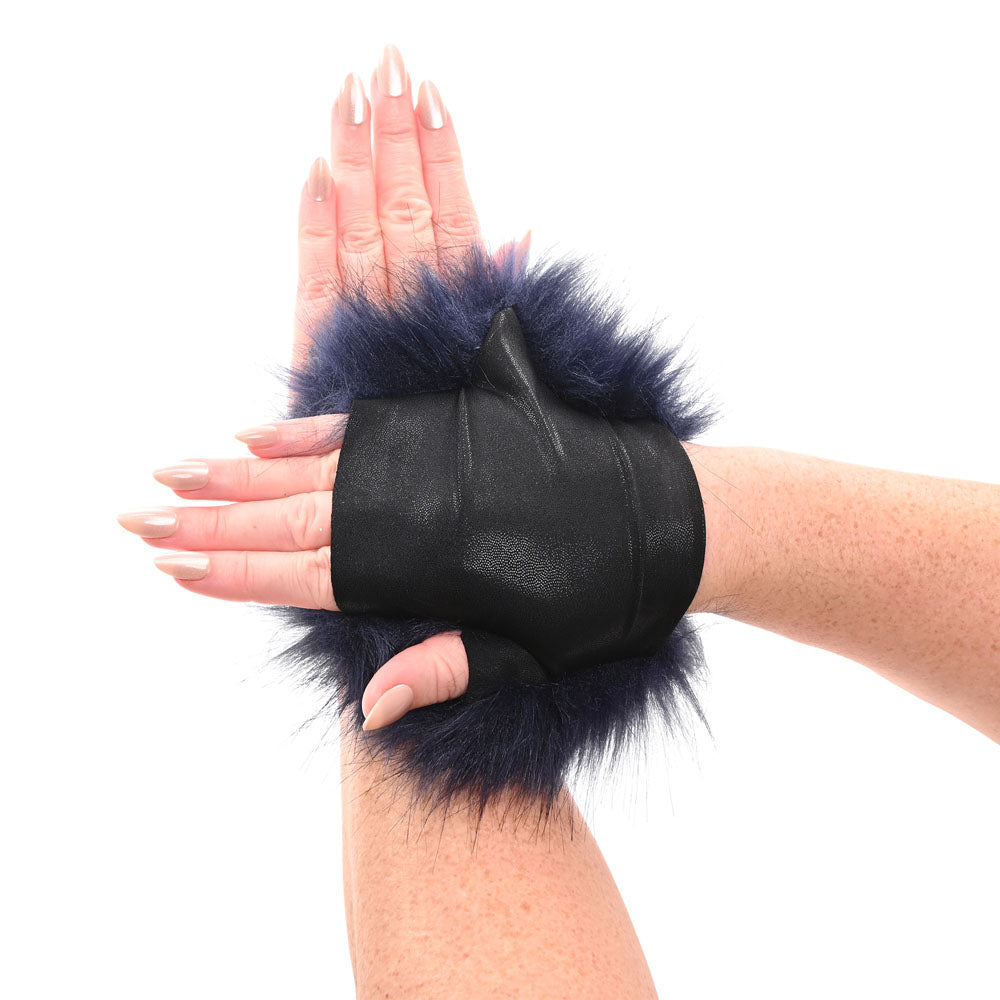 Sex & Mischief - Cougar Spiked Sensory Glove - Navy